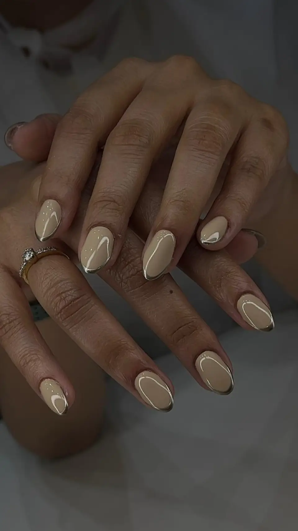 Glossy almond nails by Ally 21